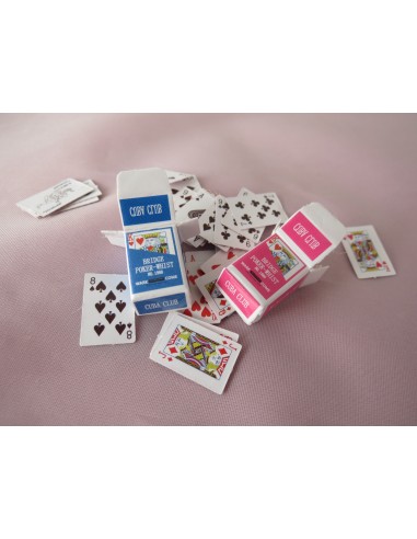 Baraja de cartas con sus cajas en minaturas