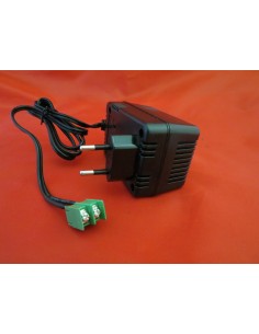 Tranformador con salidas de clavijas