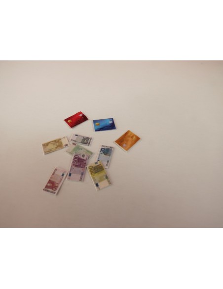 Billetes de euros y tarjetas 