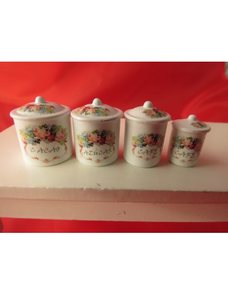 Botes de cocina blancos y decorados 