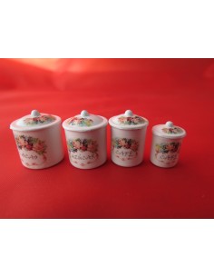 Botes de cocina blancos y decorados  2