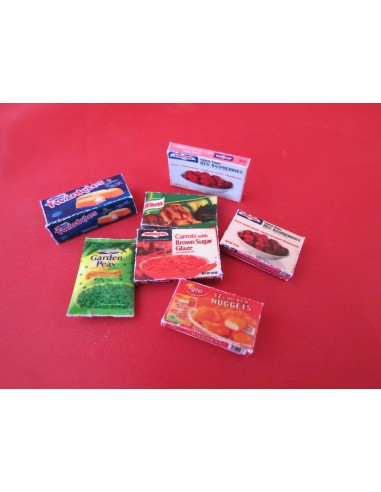 Cajas vacias y cerradas de comidas