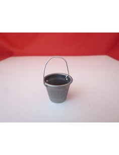 Cubo de metal