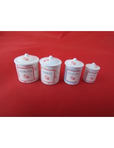 Botes de cocina blancos y decorados