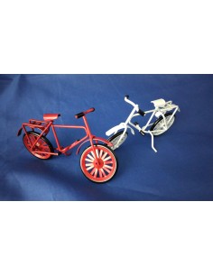 Bicicleta roja o blanca de niño