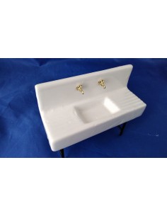 Fregadero con pequeños defectos en la porcelana