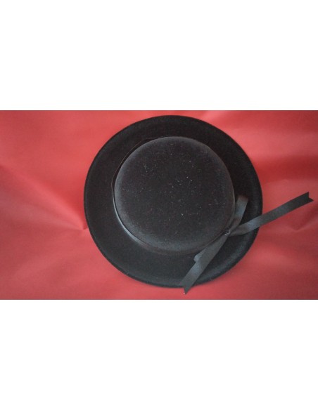 Sombrero de terciopelo negro